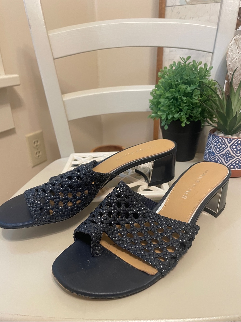 Donald J. Pliner Black Woven Slide Mules sz9 - Picture 6 of 7